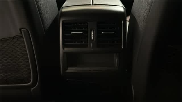 Thumbnail: 2016 Mercedes-Benz GLE - 30