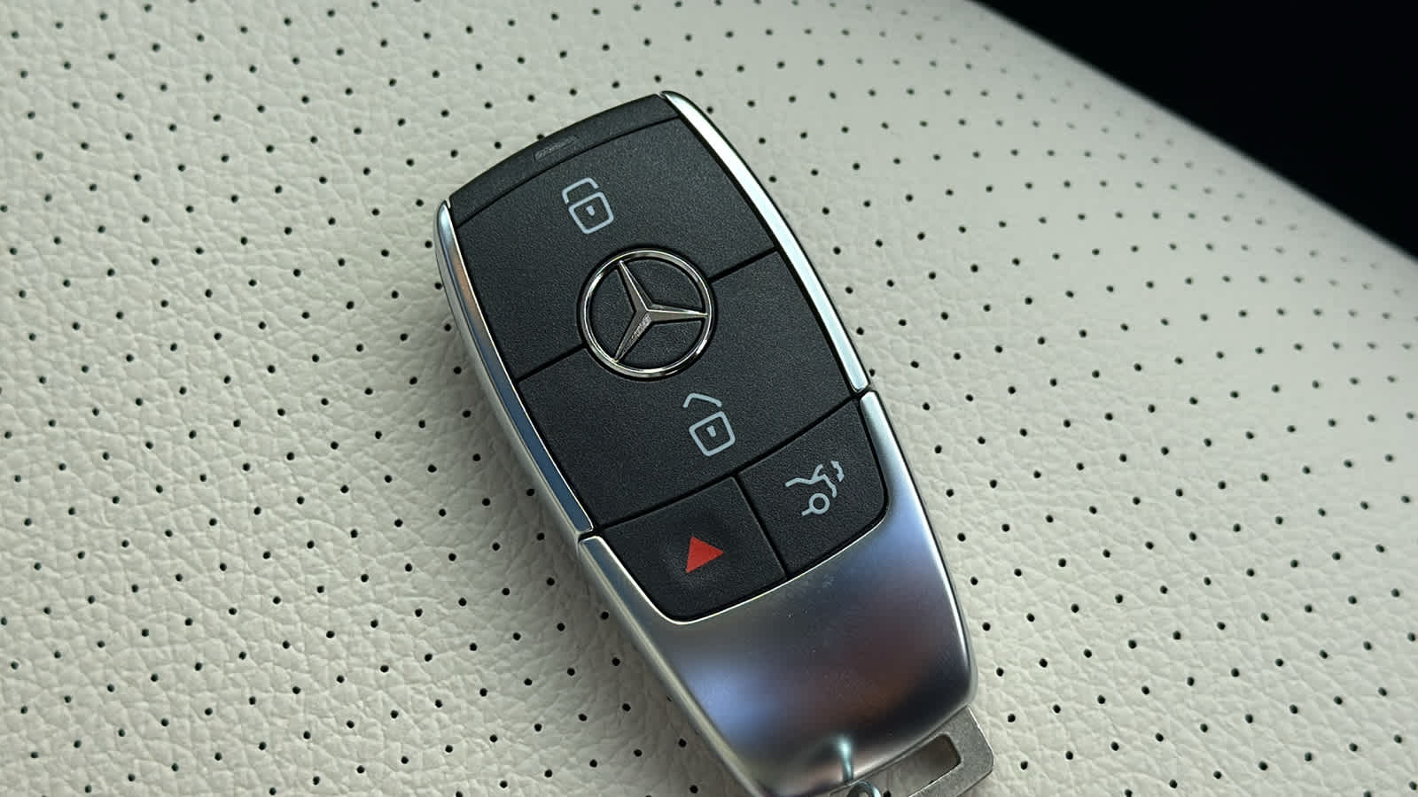 Thumbnail: 2026 Mercedes-Benz GLE - 39