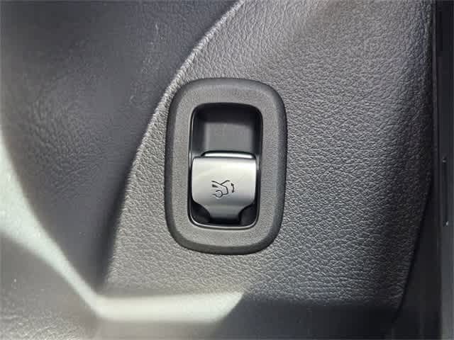 Thumbnail: 2025 Mercedes-Benz GLC - 40