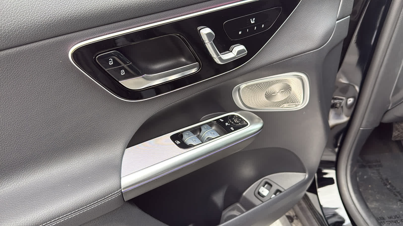 Thumbnail: 2025 Mercedes-Benz GLC - 14