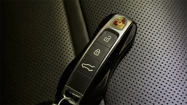 Thumbnail: 2023 Porsche Cayenne - 35