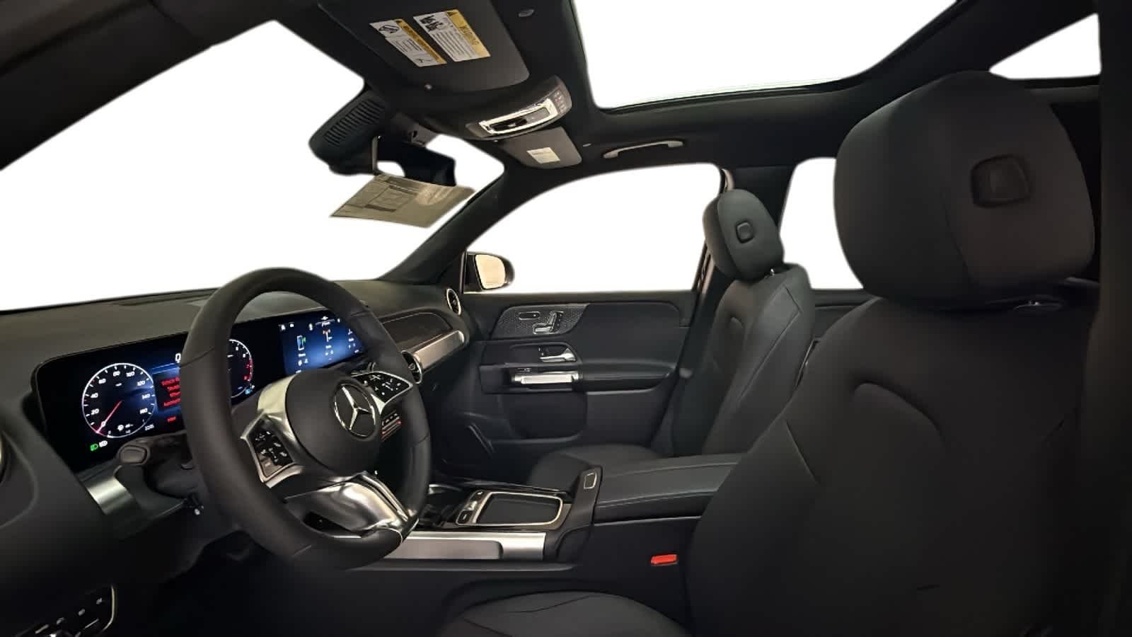 Thumbnail: 2026 Mercedes-Benz GLB - 4