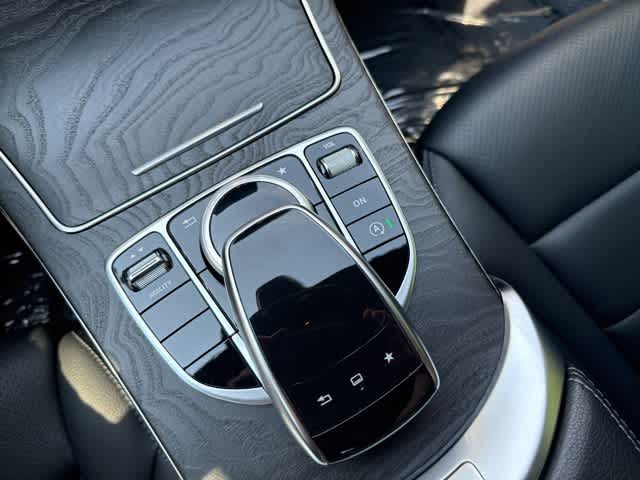 Thumbnail: 2015 Mercedes-Benz C-Class - 23