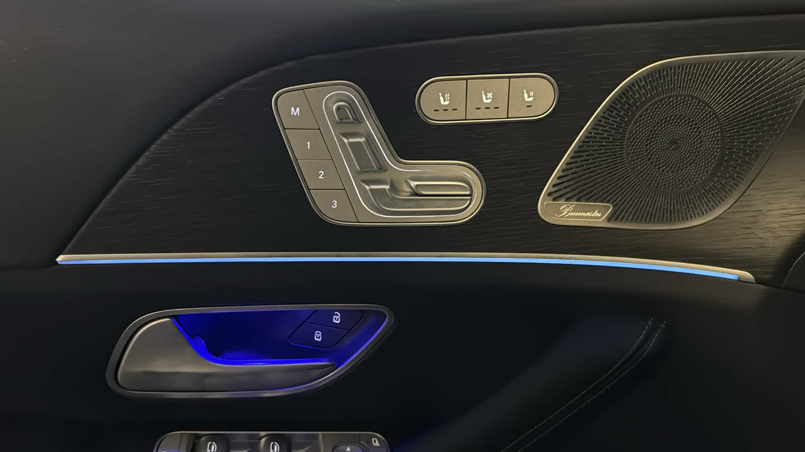 Thumbnail: 2026 Mercedes-Benz GLE - 16