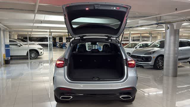 Thumbnail: 2026 Mercedes-Benz GLC - 7