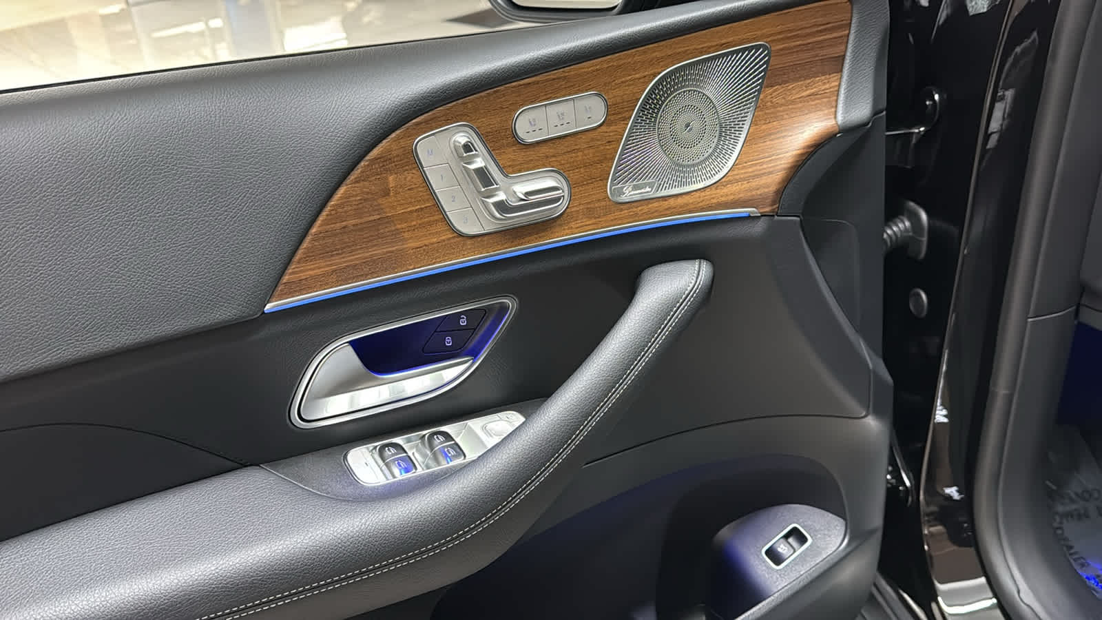 Thumbnail: 2026 Mercedes-Benz GLE - 17