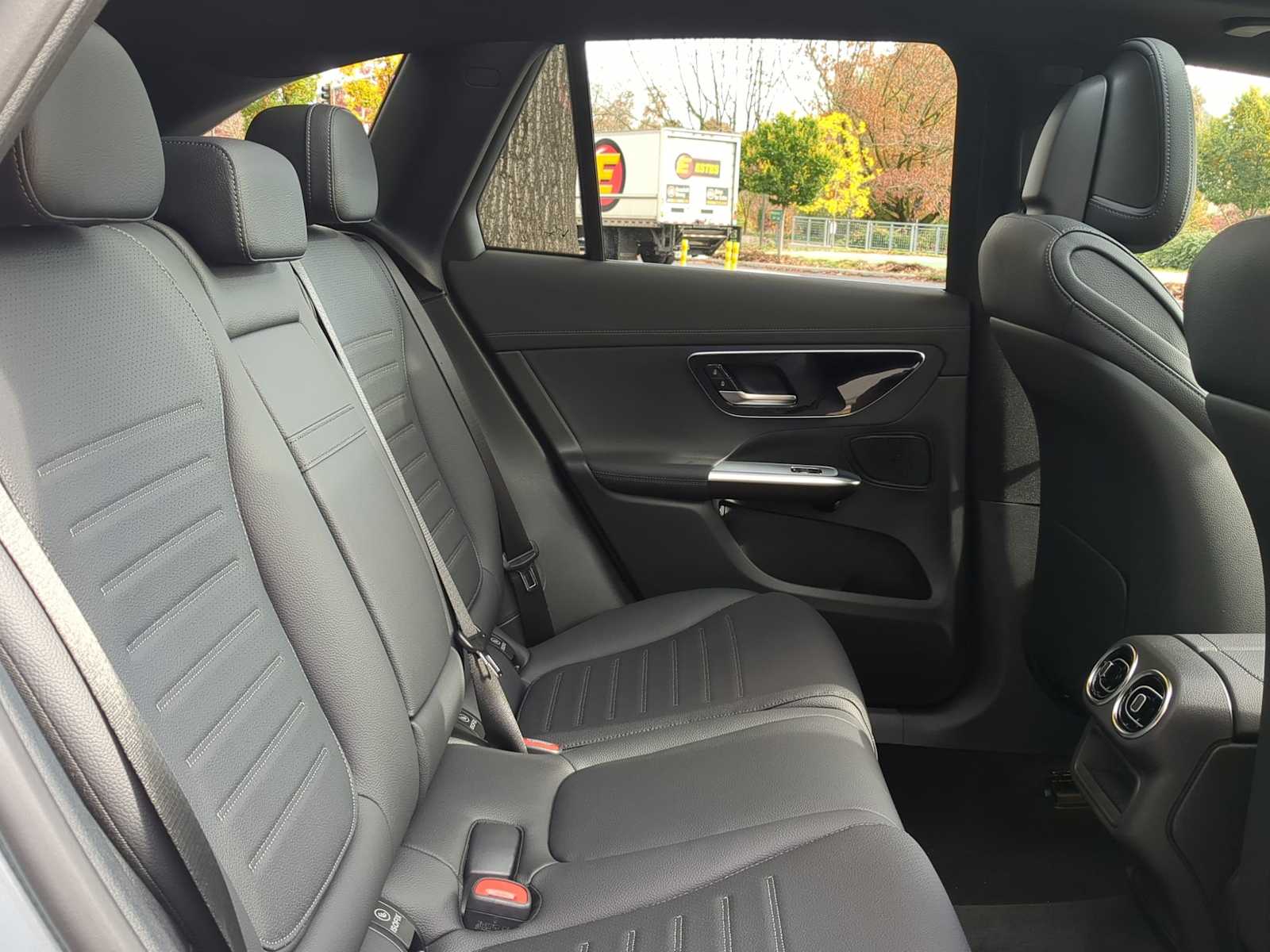 Thumbnail: 2026 Mercedes-Benz GLC - 21