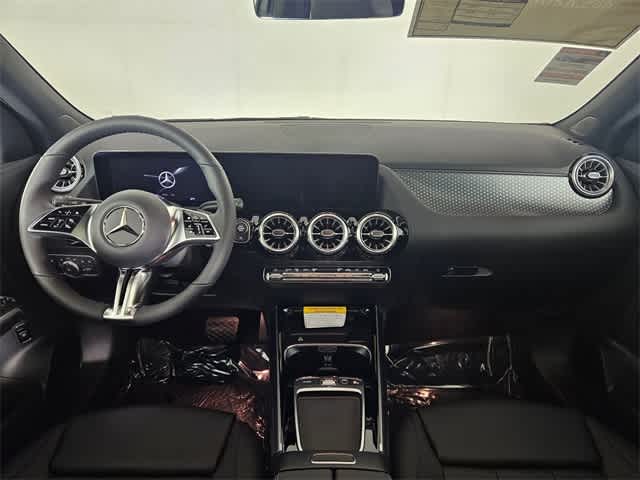 2025 Mercedes-Benz GLA 250 4MATIC 8