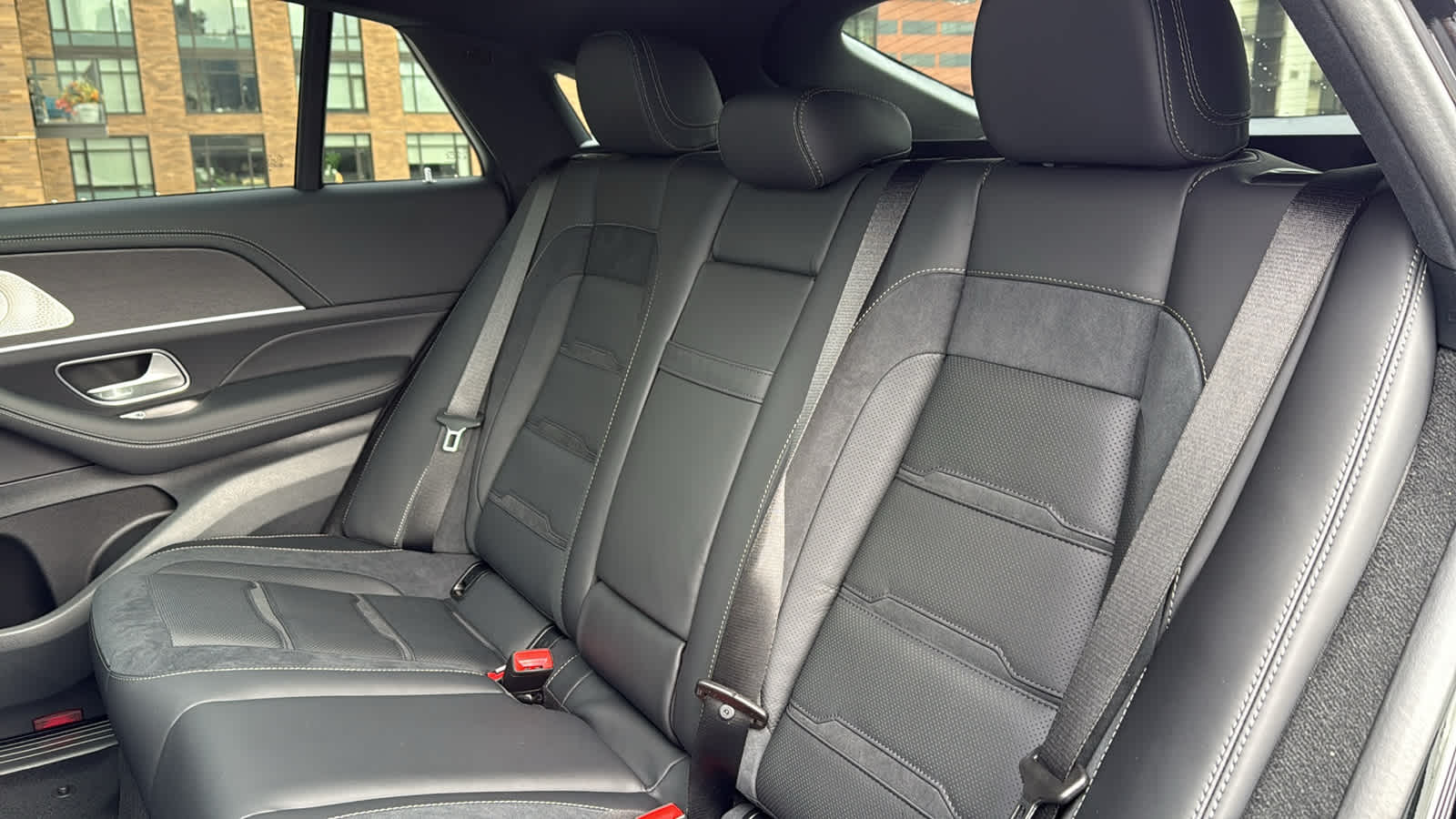 Thumbnail: 2026 Mercedes-Benz GLE - 30