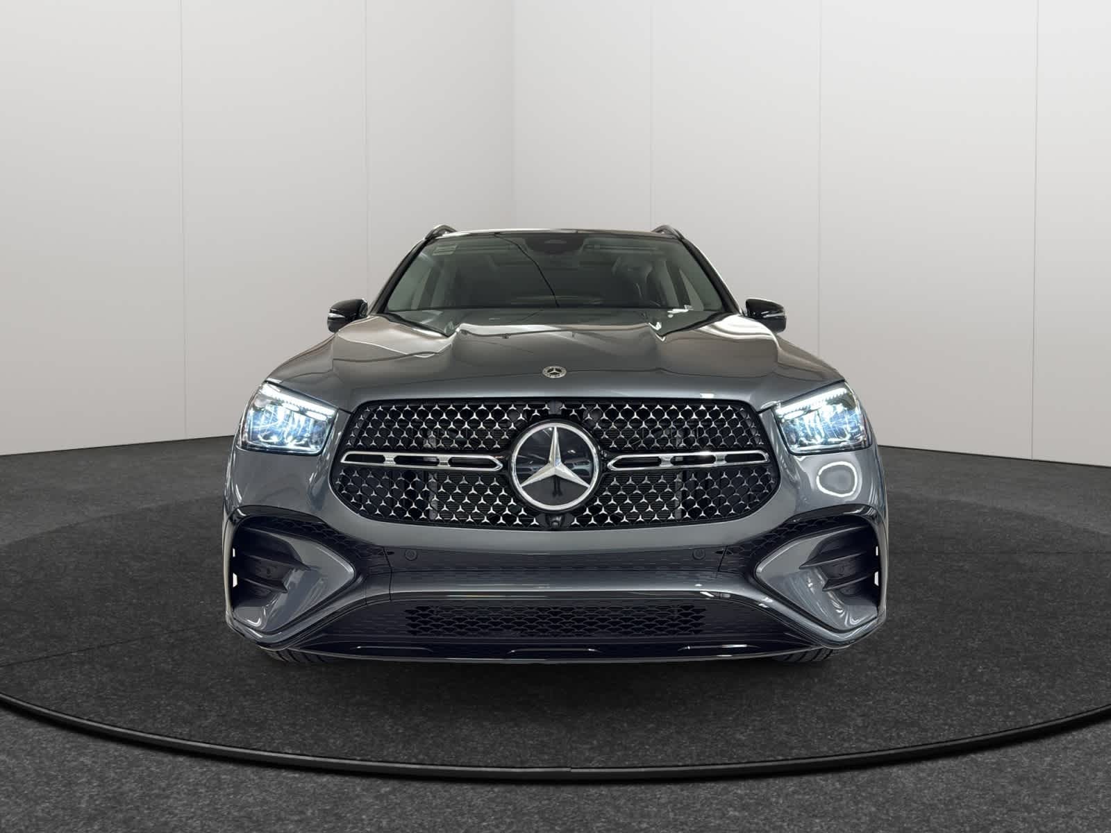 Thumbnail: 2026 Mercedes-Benz GLE - 2