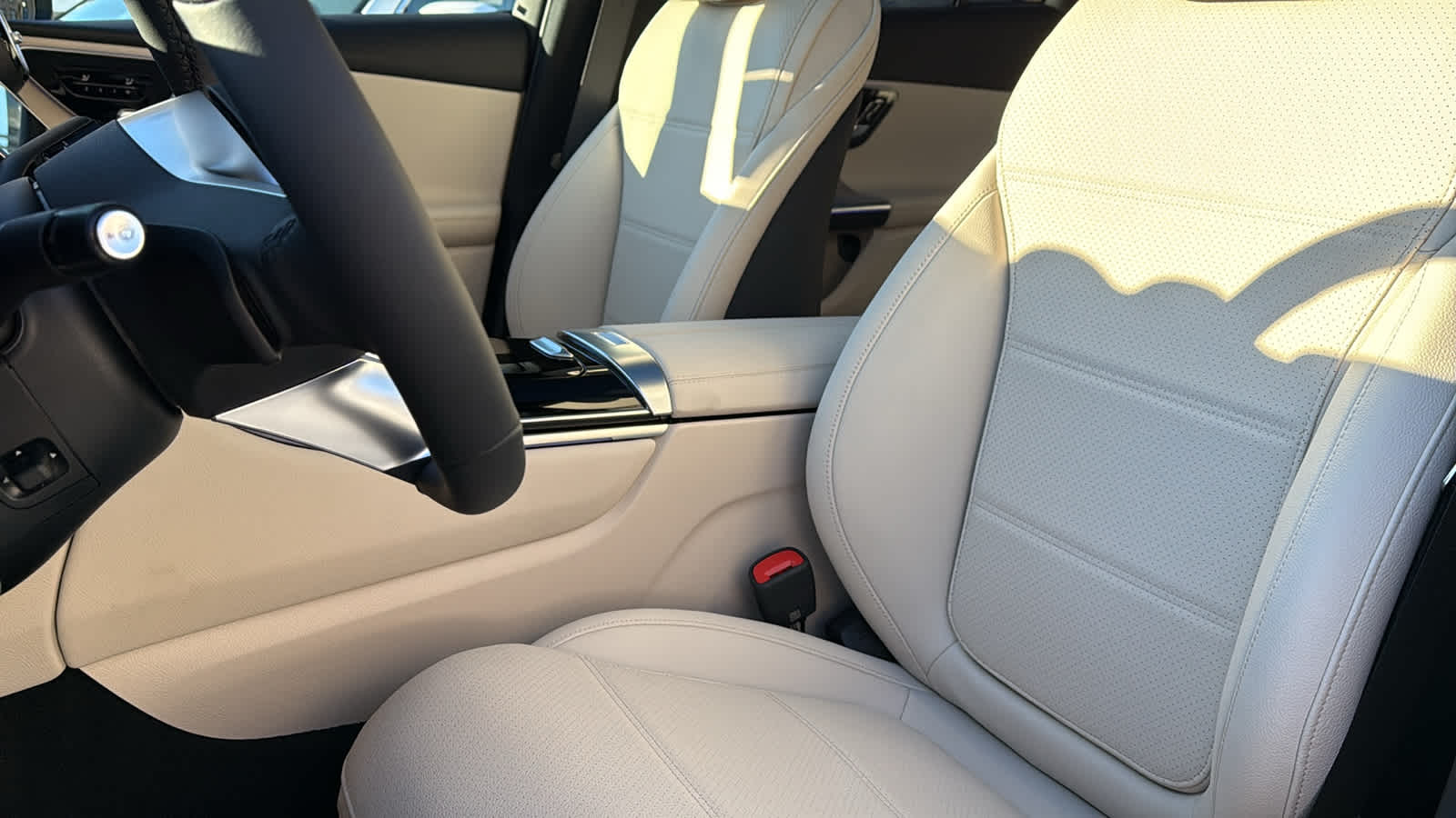 Thumbnail: 2026 Mercedes-Benz GLC - 27