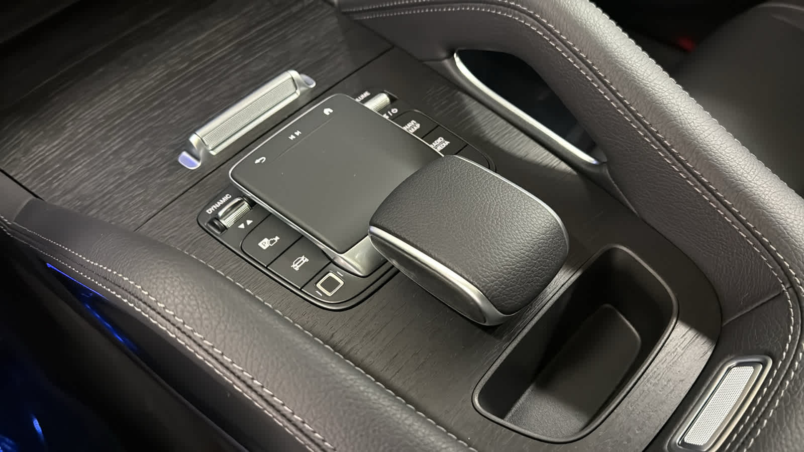 Thumbnail: 2026 Mercedes-Benz GLE - 23