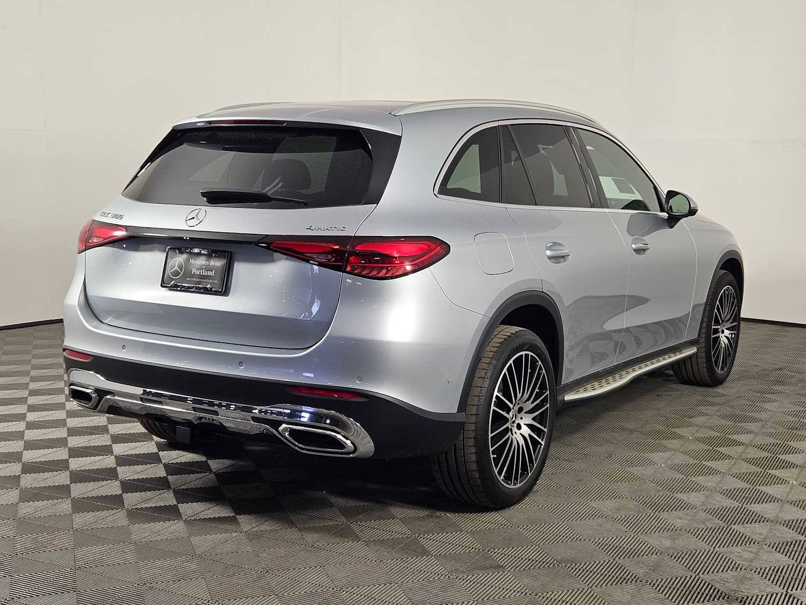 2025 Mercedes-Benz GLC 300 5