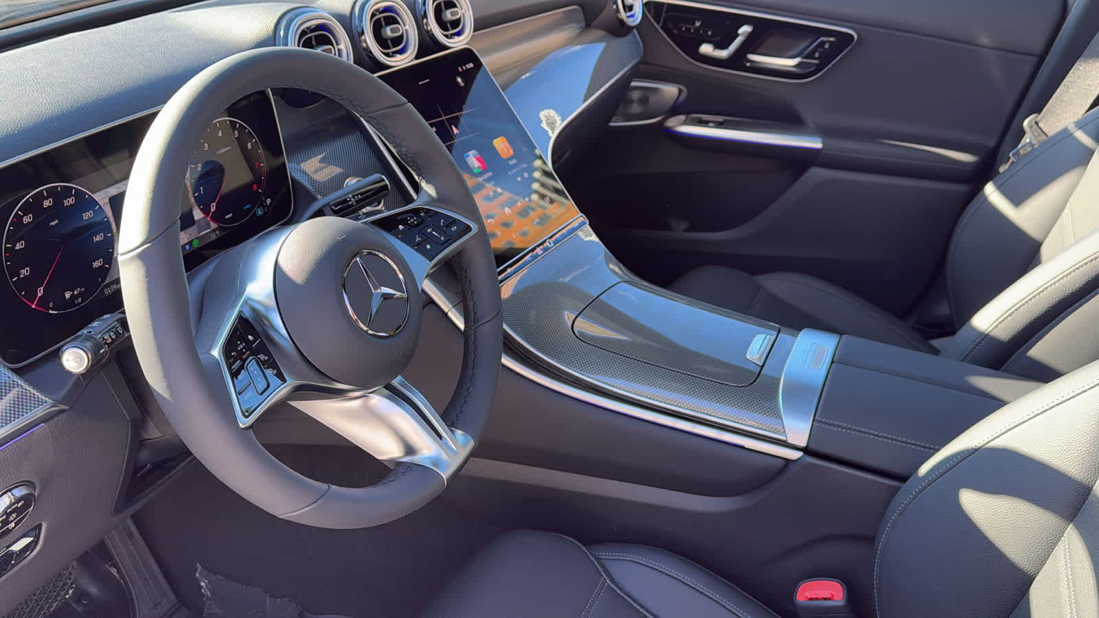 Thumbnail: 2026 Mercedes-Benz GLC - 28