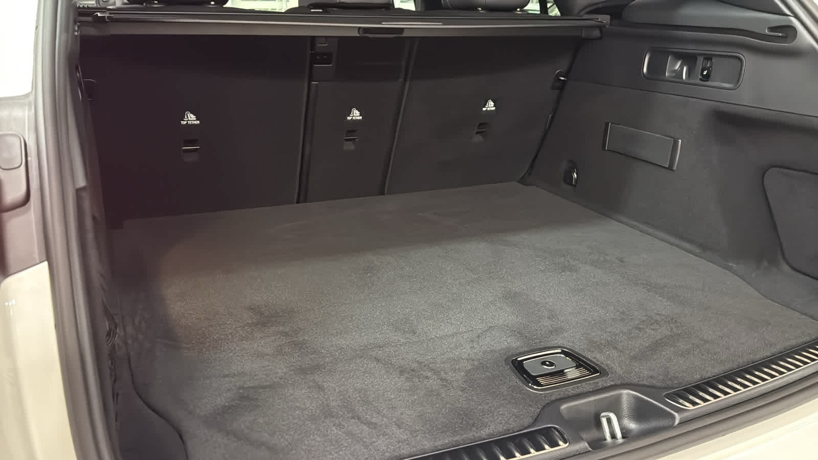 Thumbnail: 2026 Mercedes-Benz GLC - 32