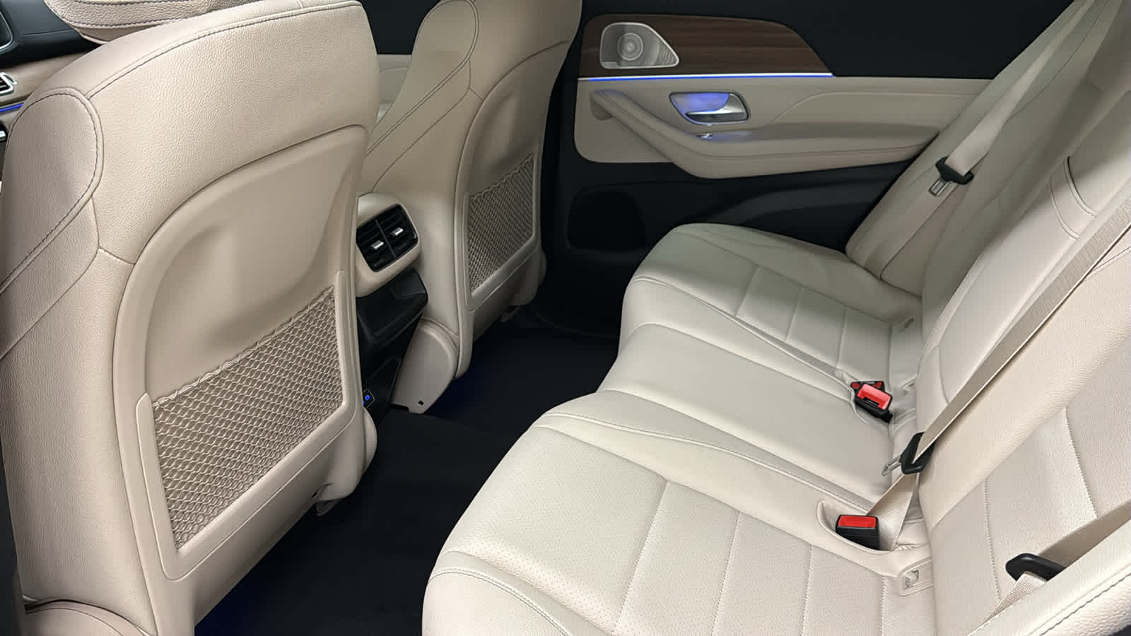 Thumbnail: 2026 Mercedes-Benz GLE - 32