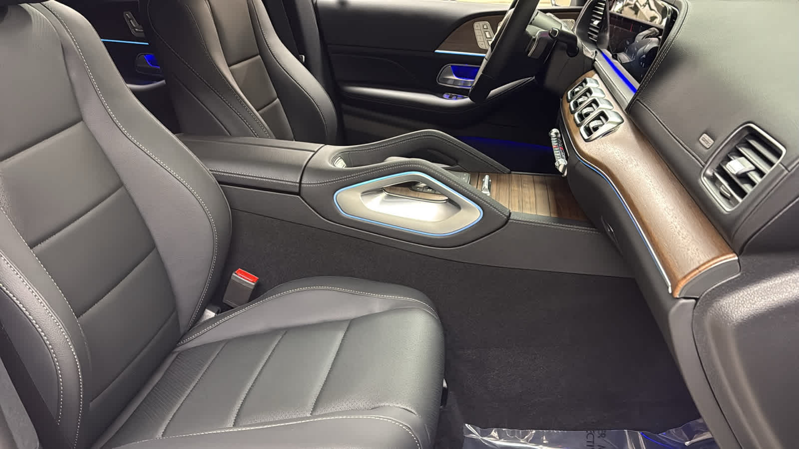 Thumbnail: 2026 Mercedes-Benz GLE - 36