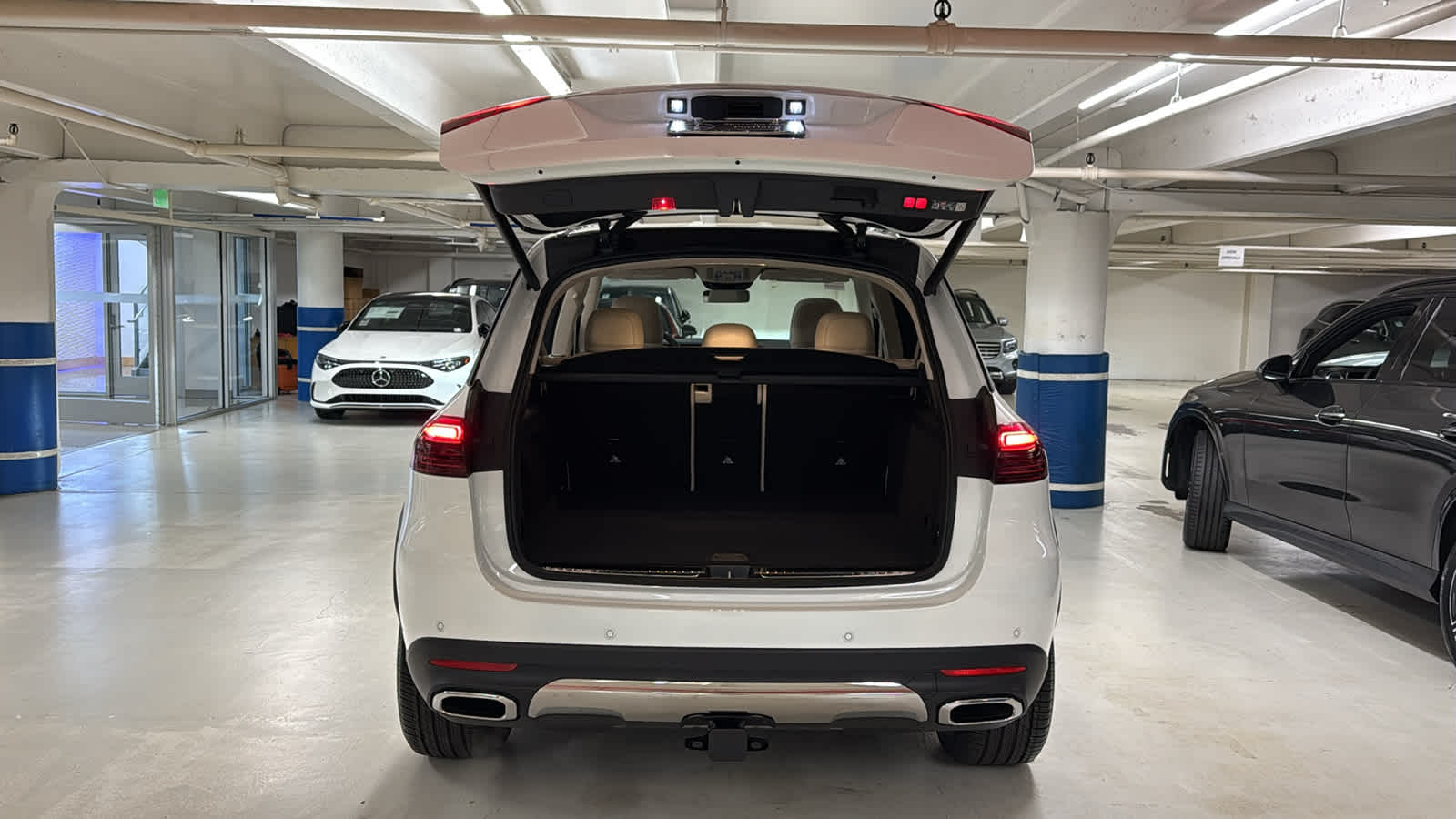 Thumbnail: 2026 Mercedes-Benz GLE - 8