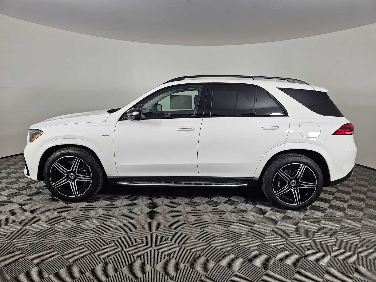 2025 Mercedes-Benz GLE 450 2