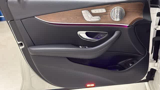 Thumbnail: 2018 Mercedes-Benz E-Class - 14