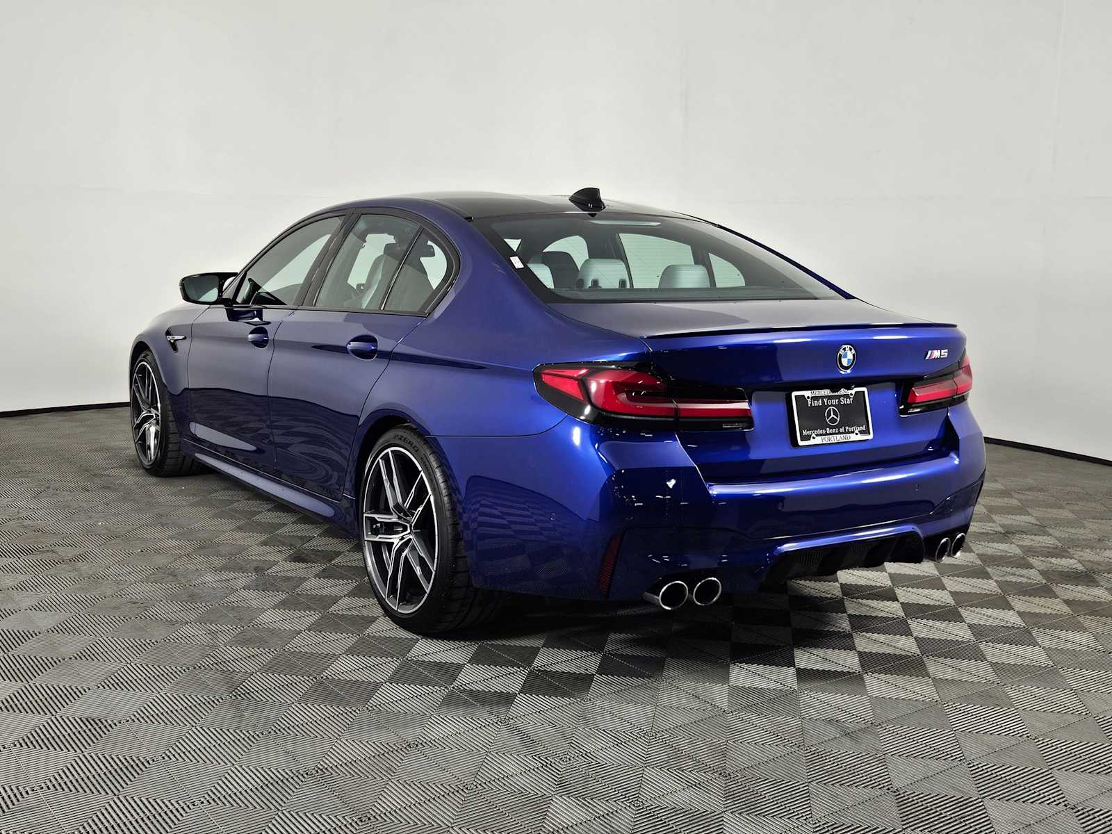 Thumbnail: 2021 BMW M5 - 3