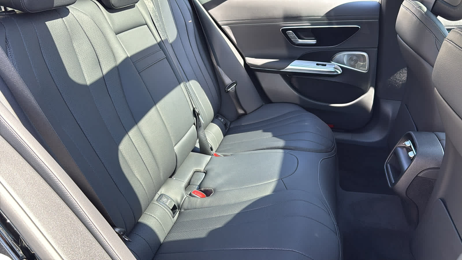 Thumbnail: 2026 Mercedes-Benz E-Class - 35