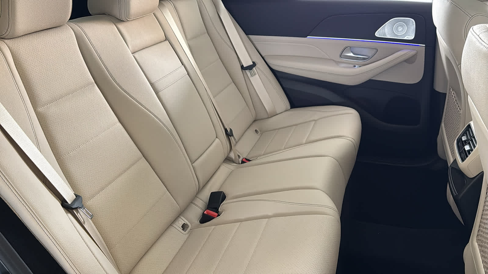 Thumbnail: 2026 Mercedes-Benz GLE - 36