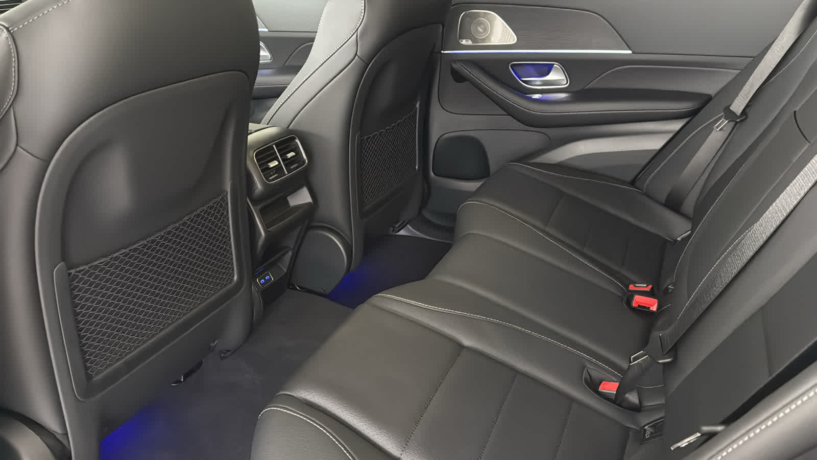 Thumbnail: 2026 Mercedes-Benz GLE - 32