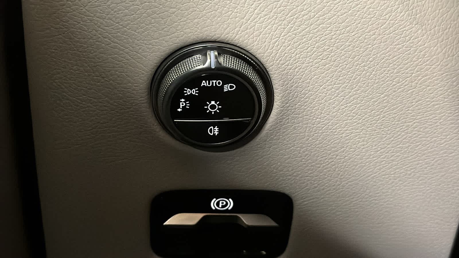 Thumbnail: 2026 Mercedes-Benz GLC - 17