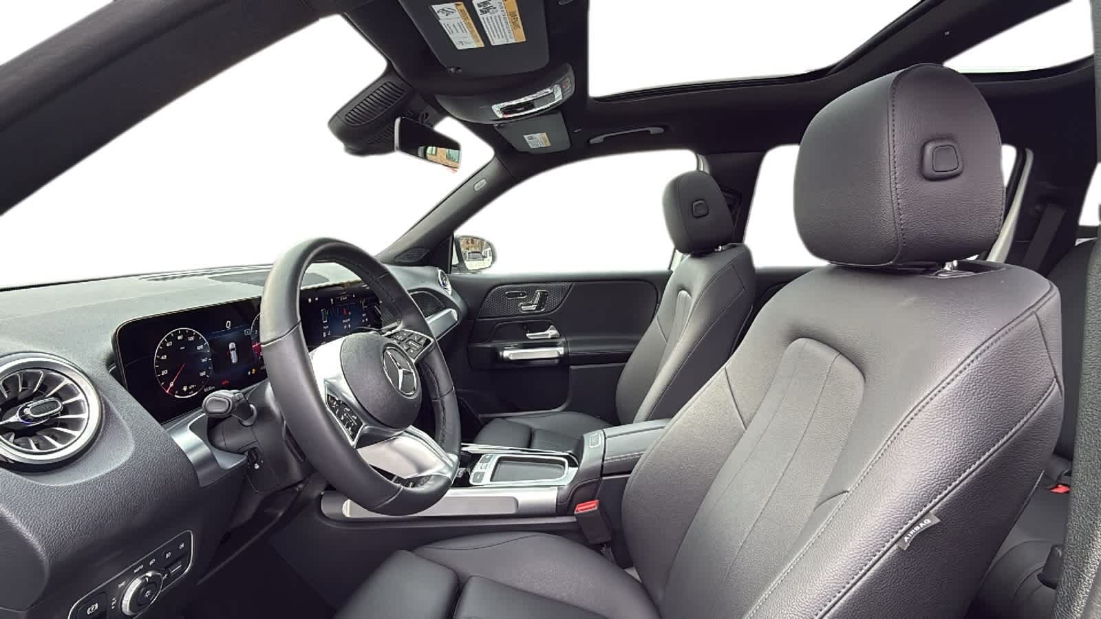 Thumbnail: 2025 Mercedes-Benz GLB - 7