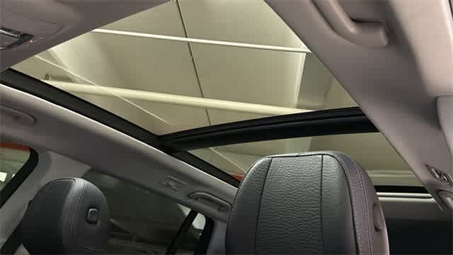 Thumbnail: 2024 Mercedes-Benz GLS - 28