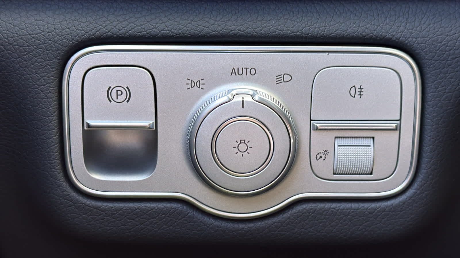 Thumbnail: 2026 Mercedes-Benz GLE - 19