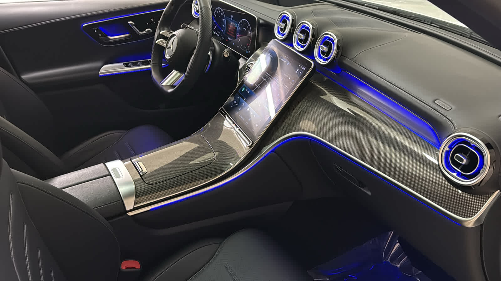 Thumbnail: 2023 Mercedes-Benz GLC - 36