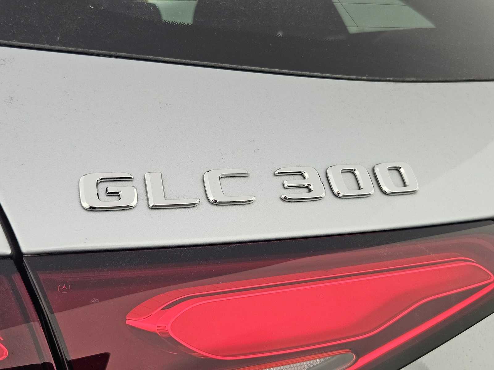 2025 Mercedes-Benz GLC 300 12