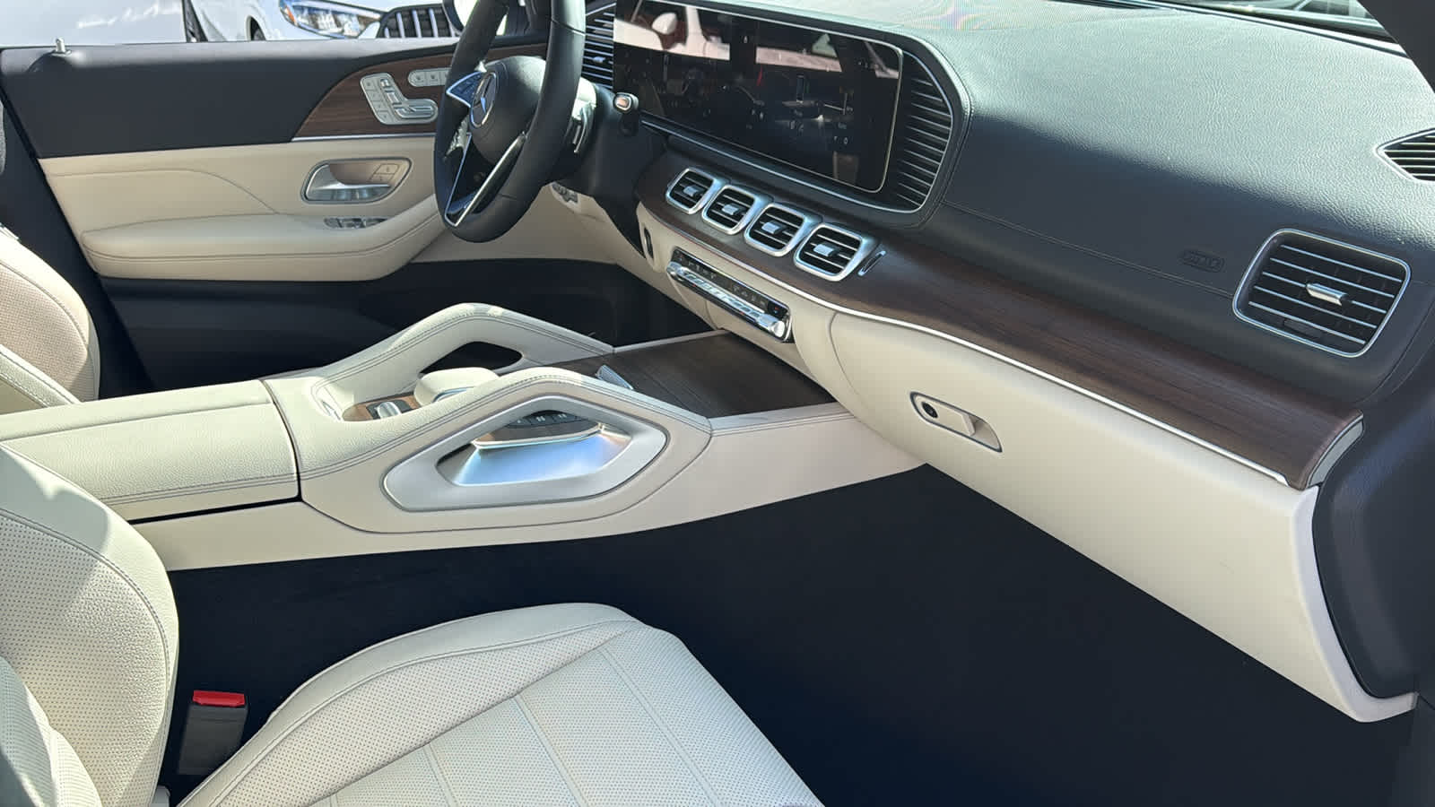 Thumbnail: 2026 Mercedes-Benz GLE - 38