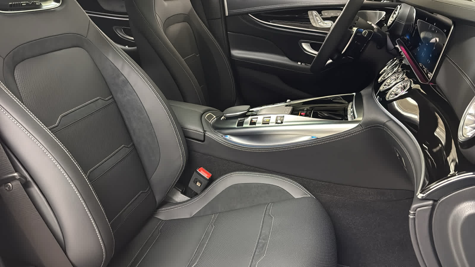 Thumbnail: 2026 Mercedes-Benz AMG GT - 37