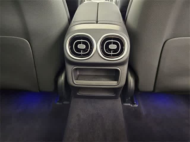 Thumbnail: 2025 Mercedes-Benz GLC - 36