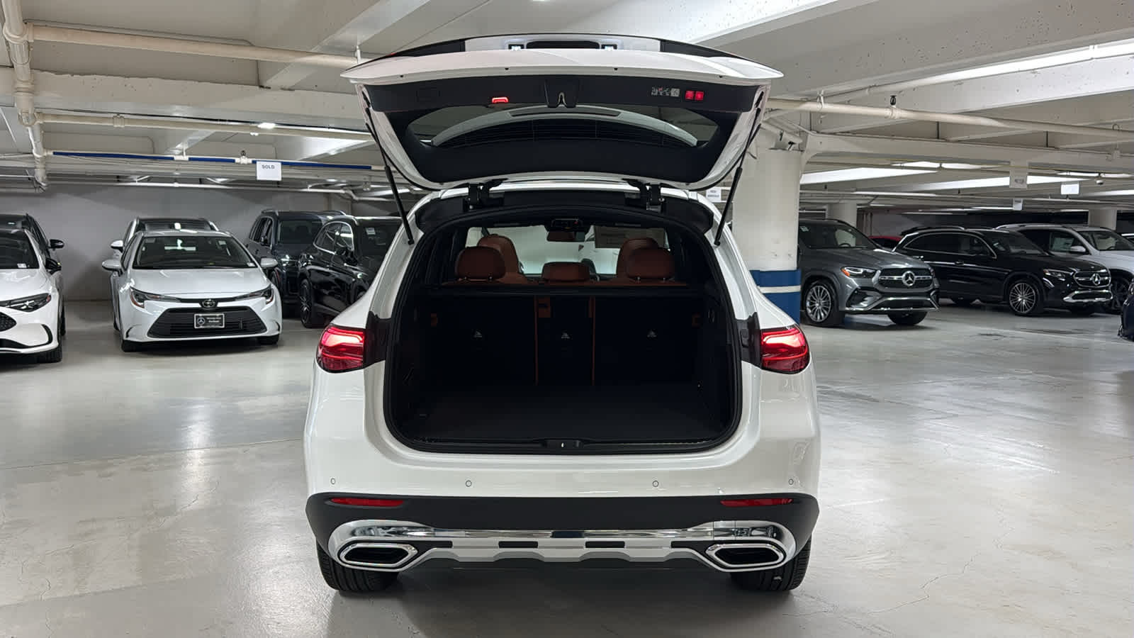 Thumbnail: 2026 Mercedes-Benz GLC - 8