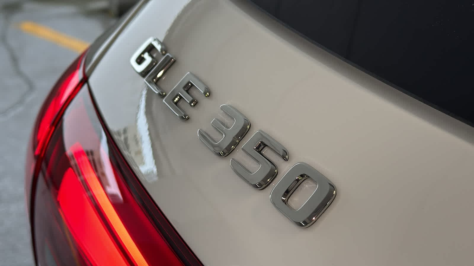 Thumbnail: 2026 Mercedes-Benz GLE - 11