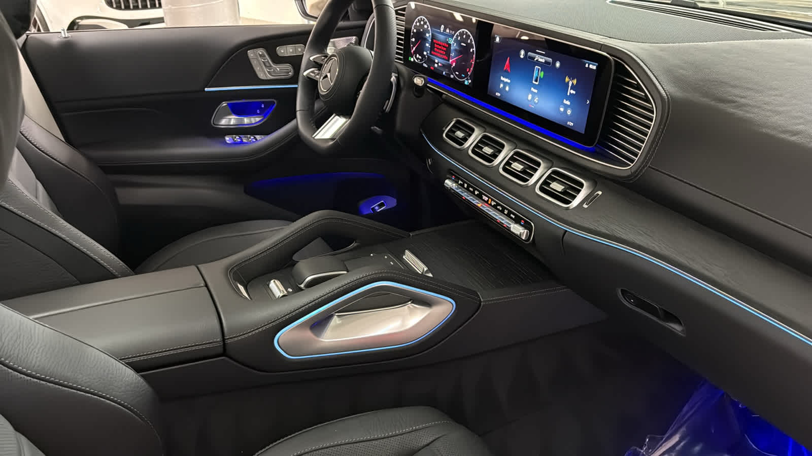 Thumbnail: 2025 Mercedes-Benz GLS - 38