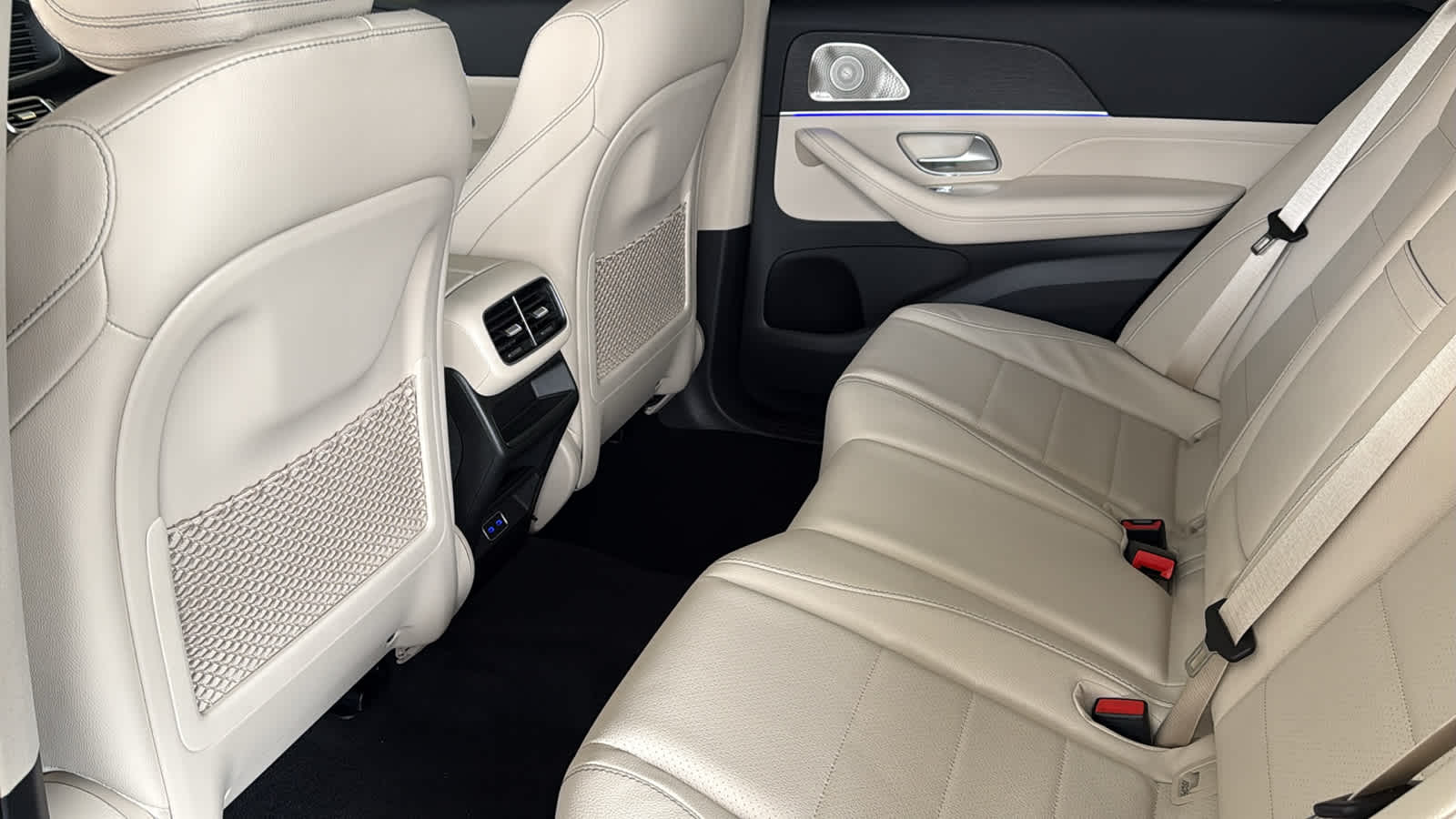 Thumbnail: 2026 Mercedes-Benz GLE - 32