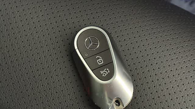 Thumbnail: 2026 Mercedes-Benz GLC - 37