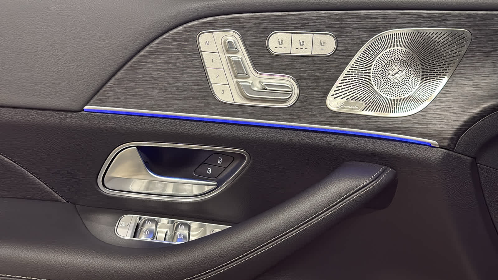 Thumbnail: 2025 Mercedes-Benz GLS - 17