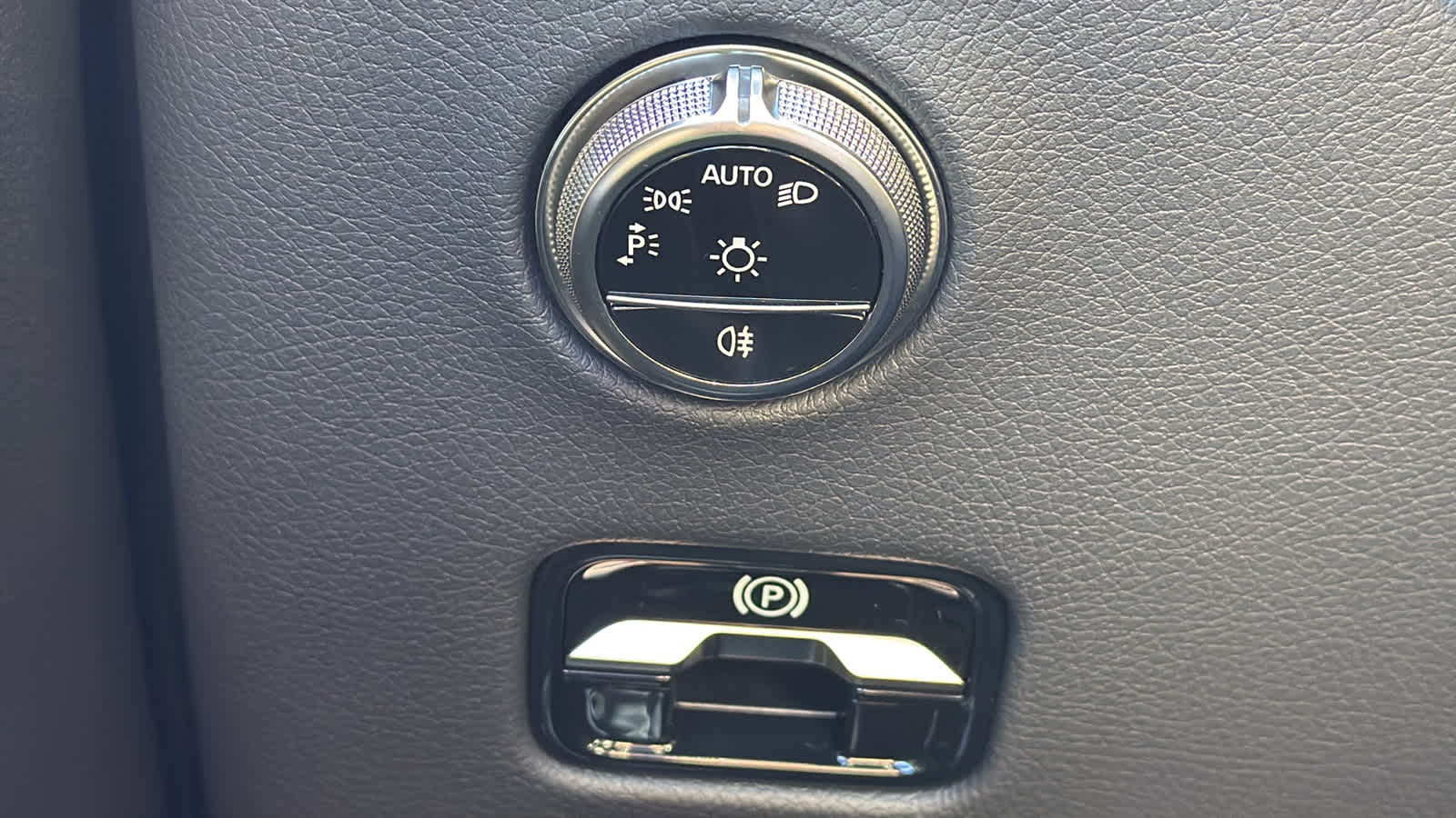 Thumbnail: 2026 Mercedes-Benz GLC - 18