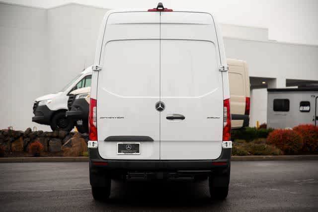 Thumbnail: 2025 Mercedes-Benz Sprinter - 4