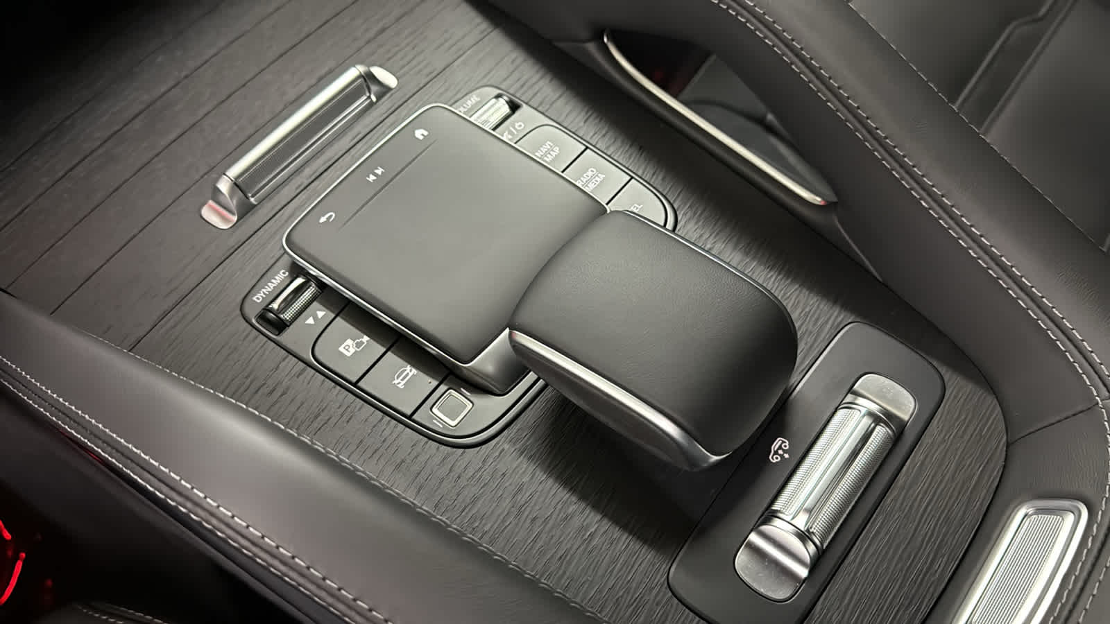 Thumbnail: 2026 Mercedes-Benz GLE - 22