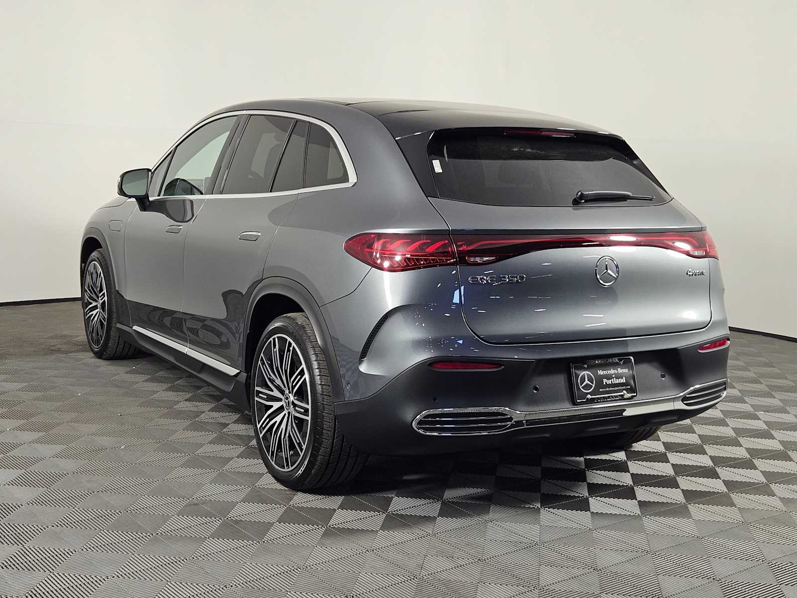 Thumbnail: 2025 Mercedes-Benz EQE - 3