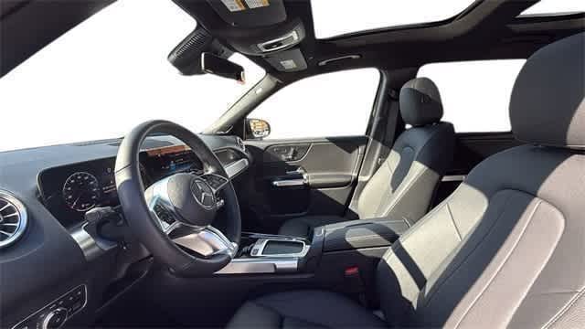 Thumbnail: 2025 Mercedes-Benz GLB - 4