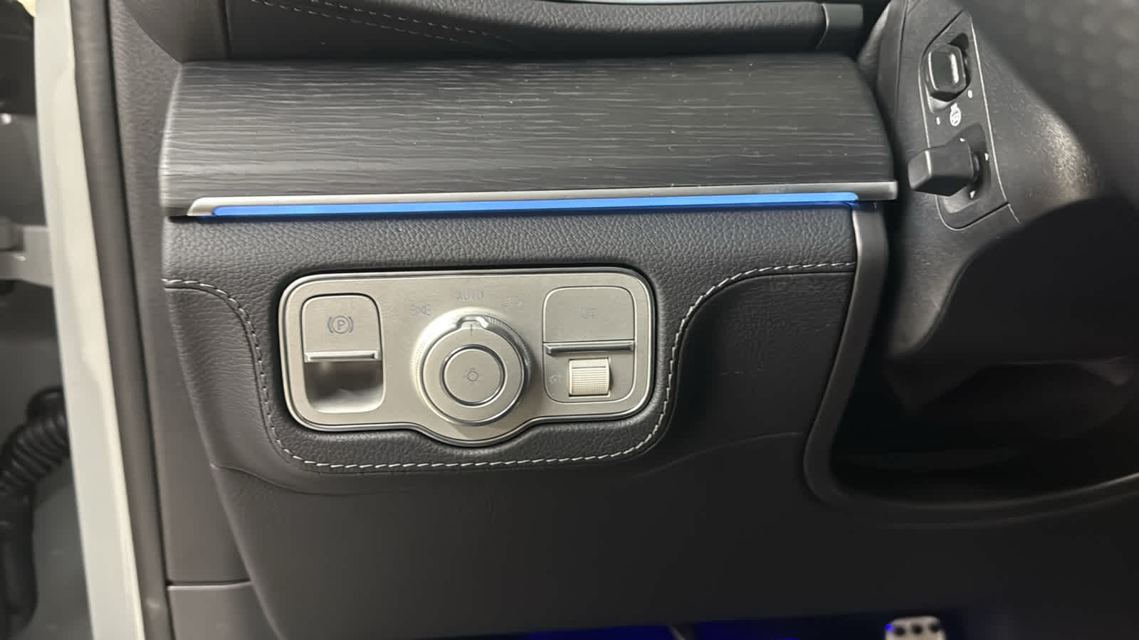 Thumbnail: 2026 Mercedes-Benz GLE - 16