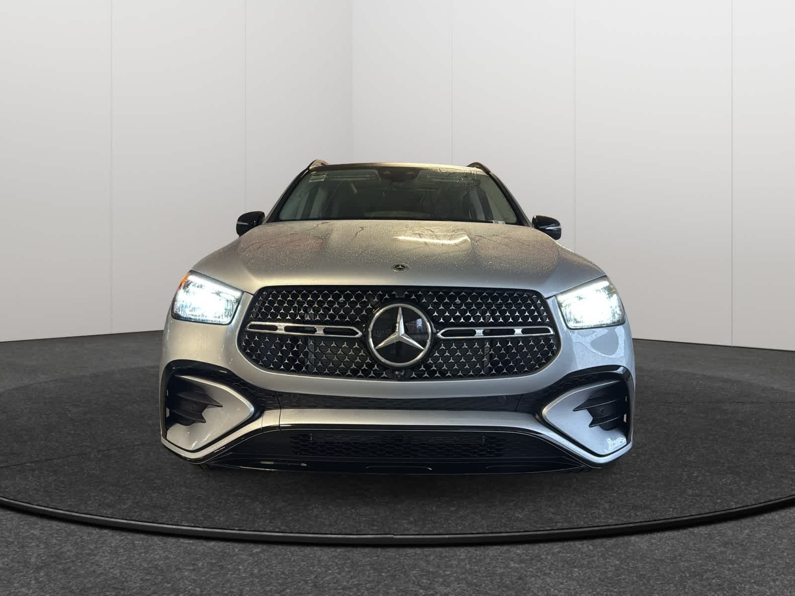 Thumbnail: 2026 Mercedes-Benz GLE - 2